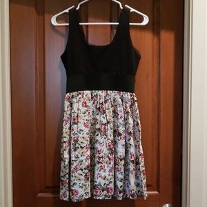 NWT Ariella dress
